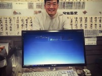 英雄聯(lián)盟手游版中文來(lái)襲，移動(dòng)端競(jìng)技能否超越PC端體驗(yàn)？，采用疑問(wèn)句形式，通過(guò)對(duì)比PC端與移動(dòng)端的核心差異制造懸念，同時(shí)用來(lái)襲強(qiáng)化沖擊感，能否激發(fā)用戶(hù)點(diǎn)擊探討的欲望，兼顧話(huà)題性和吸引力）