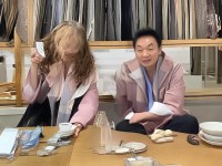 「你的游戲賬號(hào)能官方交易嗎？這5款手游藏寶閣全支持！」，以疑問句為核心，突出官方交易和藏寶閣兩個(gè)關(guān)鍵詞，用數(shù)字增加具體性，同時(shí)你的...嗎的句式直接引發(fā)用戶關(guān)聯(lián)思考，比單純盤點(diǎn)更有代入感）