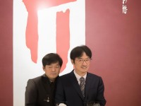 問道手游設(shè)置功能在哪找？手把手教你快速定位！，采用疑問句式，突出用戶的核心需求（找設(shè)置功能），并通過手把手教你增強(qiáng)實(shí)用性吸引力，同時快速定位承諾高效解決問題的效果，能有效引導(dǎo)用戶點(diǎn)擊閱讀。