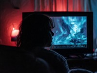 午夜片在線觀看，為何成為深夜電影愛好者的新寵？