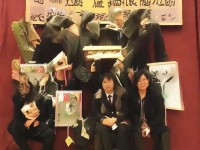 葫蘆娃手游的烈焰迷宮真有那么神？經(jīng)典IP+創(chuàng)新玩法到底多上頭！，通過疑問句式制造懸念，真有那么神引發(fā)好奇，多上頭用年輕化表達(dá)增強(qiáng)吸引力，同時(shí)點(diǎn)出核心賣點(diǎn)——經(jīng)典IP與創(chuàng)新玩法的結(jié)合。）
