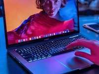 19歲MACBOOKPRO高清體驗：你的下一臺電腦會是它嗎？