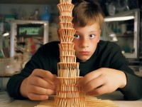 13歲少年驚人實驗：牙簽極限挑戰(zhàn)，你能猜對多少根？