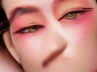3ce九色眼影水蜜桃x9x，如何打造迷人眼妝？你還在等什么？