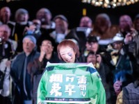 治愈系手游盛開的雛菊憑什么讓玩家集體破防？，（注，采用破防等年輕化網(wǎng)絡(luò)用語(yǔ)增強(qiáng)共鳴，疑問(wèn)句式直擊用戶好奇心，同時(shí)突出游戲核心賣點(diǎn)）