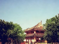 幻誅仙境限時(shí)開(kāi)啟，你能斬獲多少稀有法寶？，通過(guò)疑問(wèn)句式激發(fā)用戶的好奇心和挑戰(zhàn)欲，稀有法寶直戳游戲玩家收集欲，配合多少的量化暗示獎(jiǎng)勵(lì)豐富性，比原活動(dòng)名稱更具互動(dòng)感和吸引力）