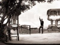 夢幻誅仙手游里的百萬土豪，現(xiàn)實(shí)中也如此揮金如土嗎？，（解析，用對比疑問制造懸念，突出游戲虛擬消費(fèi)與現(xiàn)實(shí)的反差感，滿足用戶對土豪真實(shí)身份的好奇心，20字內(nèi)簡潔有力。）