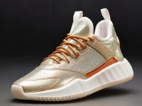YEEZY380蜜桃粉滿天星污：你見過最美的球鞋嗎？敢挑戰(zhàn)你的審美極限嗎？
