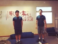 如何在地球末日手游中聯(lián)機，開啟生存之旅的團隊合作？