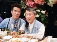 仙劍問(wèn)情篇手游上線，能否重現(xiàn)20年前的感動(dòng)？，（解析，用疑問(wèn)句式引發(fā)老玩家情感共鳴，20年強(qiáng)化情懷感，能否制造懸念吸引點(diǎn)擊，同時(shí)點(diǎn)明核心賣(mài)點(diǎn)——經(jīng)典復(fù)刻。疑問(wèn)句比陳述句更能引發(fā)用戶(hù)思考并主動(dòng)探索答案。）
