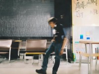 輕松享受卡牌策略的樂趣，不肝也能贏？