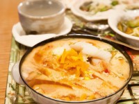 劍俠情緣手游桃花秘籍真的能讓你獨步武林嗎？，以疑問句形式直接點明秘籍的核心價值（獨步武林），用懸念引發(fā)好奇，同時關(guān)聯(lián)游戲名稱和關(guān)鍵內(nèi)容（桃花秘籍），符合吸引力原則。