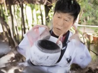 還在用普通字體聊天？夢幻誅仙彩色字體讓你的消息脫穎而出！，通過疑問句引發(fā)好奇心，強調(diào)對比效果突出彩色字體的獨特性，并用脫穎而出激發(fā)用戶對個性化展示的渴望，符合游戲社交場景的痛點需求。）