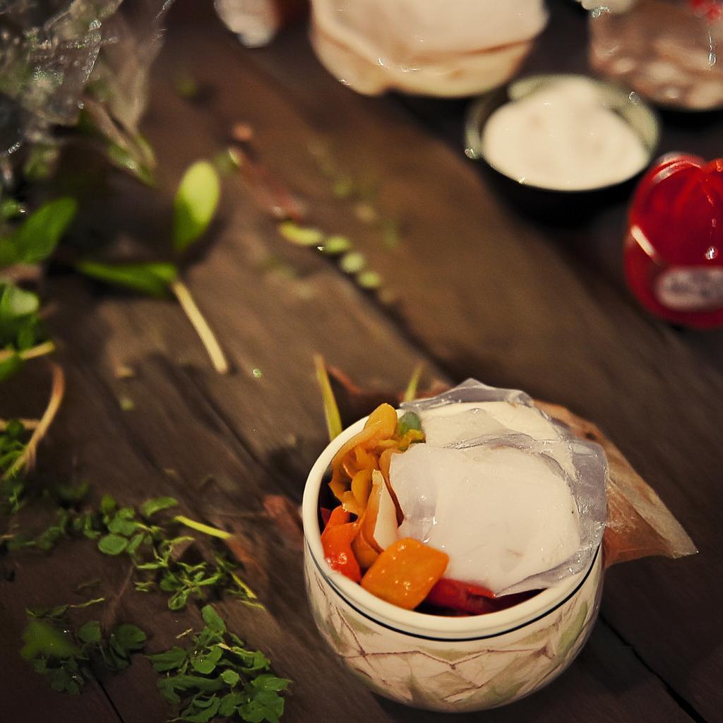 如何在饑荒手游中高效養(yǎng)殖蜜蜂，打造甜蜜家園？