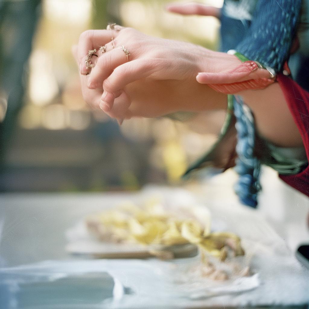 肉文女女，當(dāng)代網(wǎng)絡(luò)文學(xué)為何偏愛這一獨(dú)特現(xiàn)象？