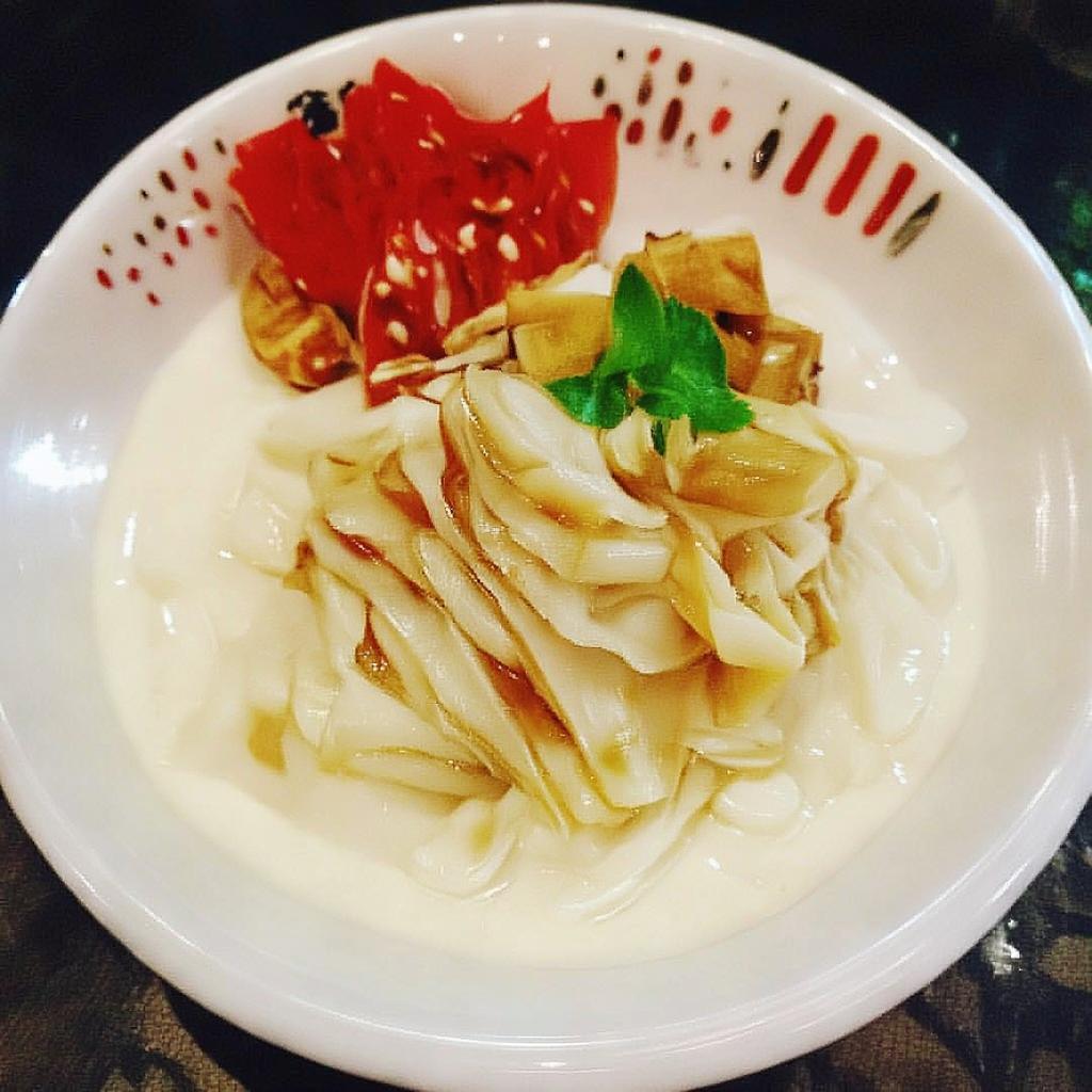 手游版誰(shuí)是臥底怎么踢人？這招讓你秒變房主掌控全場(chǎng)！，采用疑問(wèn)+利益點(diǎn)模式，前半句精準(zhǔn)匹配用戶搜索意圖，后半句用秒變房主掌控全場(chǎng)制造爽點(diǎn)吸引點(diǎn)擊，感嘆號(hào)增強(qiáng)情緒張力，符合游戲場(chǎng)景的競(jìng)爭(zhēng)氛圍。）